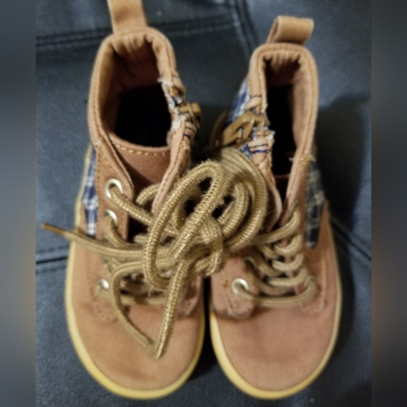 Shoes - Picture 1 of 5